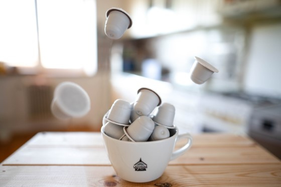 Šálek Lázeňské kávy s kávou na espresso do kapslového kávovaru